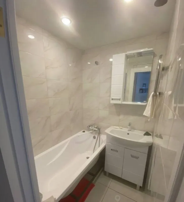 2-Комн квартира, 38 м²
М планерная
• 7 Мин пешком
• 2 Этаж из 12
• Ул туристская 31 к1, на карте
55 000 ₽/Мес, без комиссии
Большой гайд по аренде
Холодильник • стиральная машина • интернет • мебель • с детьми • лифт • мусоропровод • посудомойка • кондиционер • с животными • телевизор • консьерж
Район северное тушино
Чистота 4.37 транспорт 4.72
Парки и скверы 4.79
Собственник. Впервые сдается квартира от собственника свежий ремонт. Есть холодильник, плита, микроволновая печь истиральная машина, диван, шкаф, кондиционер, шкаф и два комода, подключенинтернет. Пе рвый месяц аренды 55 000 рублей + залог 60 000 рублей(разбивается на два месяца) + вода и свет по счетчикам и 500 рублей интернет. Со второго месяца 60 000 рублей. © предоплату до просмотра просят только мошенники!
Ольга а, написать
Уровень доверия низкий ⚠️
Выложить квартиру бесплатно - фотография - 4