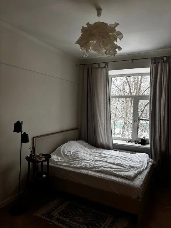 2-Комн квартира, 45 м²
М алексеевская

• 7 Мин пешком
• 3 Этаж из 7
• Ул бочкова 5, на карте

85 000 ₽/Мес, без комиссии
Большой гайд по аренде

Стиральная машина • интернет • мебель • холодильник • посудомойка • кондиционер • с животными • с детьми • лифт • телевизор • мусоропровод • консьерж

Останкинский район
Чистота 4.27 транспорт 5.00
Парки и скверы 4.77

Собственник. Сдаю собственную квартиру на короткий срок. Начальный срок 2 месяца с возможностью продления на несколько месяцев. Заселение с 12.01 без залога. Можно с животными. Окна выходят во двор. В соседнем доме круглосуточный продуктовый и пвз вокруг парки и скверы просмотры с 7.01 © предоплату до просмотра просят только мошенники!

Katerina, написать
Уровень доверия низкий ⚠️
Выложить квартиру бесплатно - фотография - 1