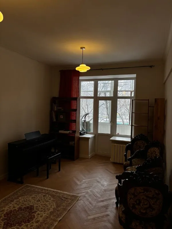 2-Комн квартира, 45 м²
М алексеевская

• 7 Мин пешком
• 3 Этаж из 7
• Ул бочкова 5, на карте

85 000 ₽/Мес, без комиссии
Большой гайд по аренде

Стиральная машина • интернет • мебель • холодильник • посудомойка • кондиционер • с животными • с детьми • лифт • телевизор • мусоропровод • консьерж

Останкинский район
Чистота 4.27 транспорт 5.00
Парки и скверы 4.77

Собственник. Сдаю собственную квартиру на короткий срок. Начальный срок 2 месяца с возможностью продления на несколько месяцев. Заселение с 12.01 без залога. Можно с животными. Окна выходят во двор. В соседнем доме круглосуточный продуктовый и пвз вокруг парки и скверы просмотры с 7.01 © предоплату до просмотра просят только мошенники!

Katerina, написать
Уровень доверия низкий ⚠️
Выложить квартиру бесплатно - фотография - 3