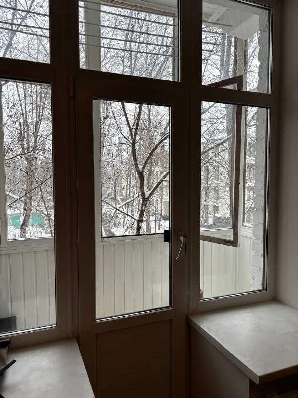 2-Комн квартира, 45 м²
М алексеевская

• 7 Мин пешком
• 3 Этаж из 7
• Ул бочкова 5, на карте

85 000 ₽/Мес, без комиссии
Большой гайд по аренде

Стиральная машина • интернет • мебель • холодильник • посудомойка • кондиционер • с животными • с детьми • лифт • телевизор • мусоропровод • консьерж

Останкинский район
Чистота 4.27 транспорт 5.00
Парки и скверы 4.77

Собственник. Сдаю собственную квартиру на короткий срок. Начальный срок 2 месяца с возможностью продления на несколько месяцев. Заселение с 12.01 без залога. Можно с животными. Окна выходят во двор. В соседнем доме круглосуточный продуктовый и пвз вокруг парки и скверы просмотры с 7.01 © предоплату до просмотра просят только мошенники!

Katerina, написать
Уровень доверия низкий ⚠️
Выложить квартиру бесплатно - фотография - 4