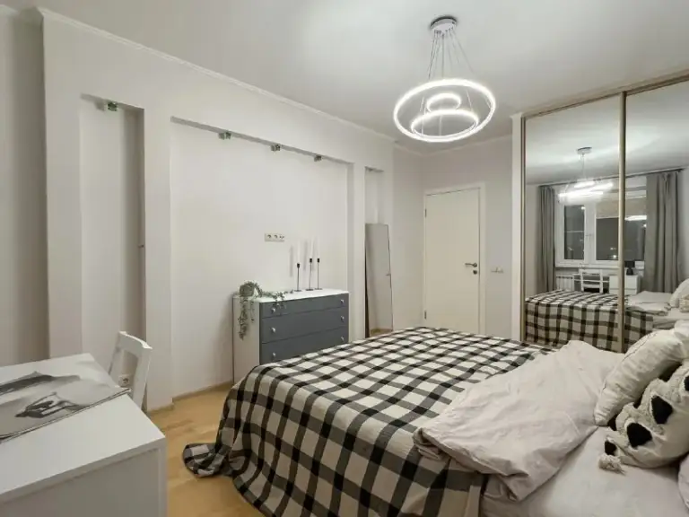 Комната, 14.6 м²
М текстильщики

• 19 Мин пешком
• 4-Комнатная квартира
• 5 Этаж из 23
• Ул васильцовский стан 11, на карте

37 000 ₽/Мес, без комиссии
Большой гайд по аренде

Холодильник • стиральная машина • интернет • мебель • лифт • кондиционер • посудомойка • с животными • с детьми • телевизор • мусоропровод • консьерж

Рязанский район
Чистота 3.64 транспорт 4.01
Парки и скверы 4.50

Агент. Отдельная комната в просторной, обустроенной квартире. Удобное местоположение, развитая инфраструктура по вечерам можно брать какао и отправляться на прогулку по бульвару в 7 минутах пешком. В стоимость включено: безлимитный wi-fi, еженедельная уборка общественных зон, вся необходимая техника, йога, английский и мероприятия внутри коливинга.

Elena, написать
Уровень доверия средний 🆗
Выложить квартиру бесплатно - фотография - 3