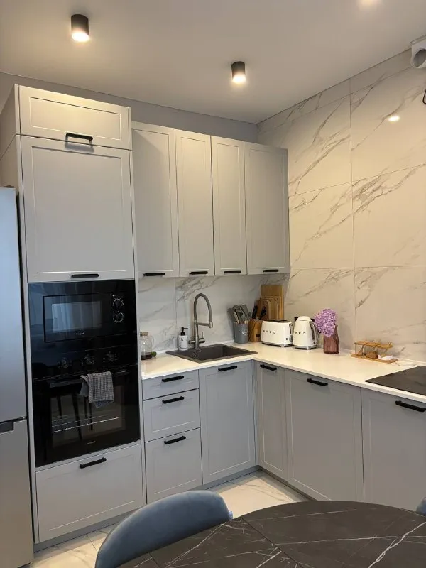 2-Комн квартира, 45 м²
М медведково
• 10 Мин на транспорте
• 12 Этаж из 19
• Ул малыгина 12а, на карте
95 000 ₽/Мес, без комиссии
Большой гайд по аренде
Стиральная машина • интернет • мебель • холодильник • посудомойка • лифт • кондиционер • с животными • с детьми • телевизор • мусоропровод • консьерж
Собственник. Я единственный собственник. Заселение с 10 января. Срок аренды от года. Окна с видом на лес и двор. Квартира оборудована всей необходимой техникой: холодильник, стиральная и посудомоечная машины, духовка, микроволновка, варочная панель. Коммунальные платежи включены в плату. У дома есть озон, вб, перекресток, пятерочка. © предоплату до просмотра просят только мошенники!
Julia, написать
Уровень доверия низкий ⚠️
Выложить квартиру бесплатно - фотография - 2