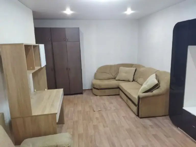 2-Комн квартира, 44.5 м²
М текстильщики

• 5 Мин пешком
• 4 Этаж из 5
• Ул люблинская 21а, на карте

65 000 ₽/Мес, без комиссии
Большой гайд по аренде

Холодильник • стиральная машина • интернет • мебель • телевизор • с детьми • с животными • посудомойка • кондиционер • мусоропровод • лифт • консьерж

Район текстильщики
Чистота 3.69 транспорт 4.06
Парки и скверы 4.28

Собственник. Я собственник, заселение возможно сегодня. Квартира после ремонта новые двери потолки окна. Есть балкон. Локация очень удобная, близко метро, развитая инфраструктура, вторая линия без шума и пыли. Парковка без проблем. Квартира уютная, светлая и теплая © предоплату до просмотра просят только мошенники!

Имя ф, написать
Уровень доверия низкий ⚠️
Выложить квартиру бесплатно - фотография - 3
