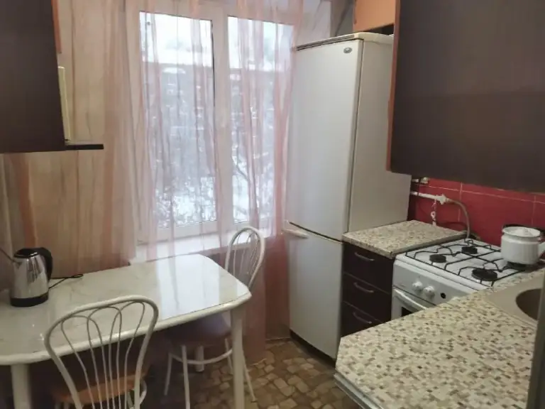 2-Комн квартира, 44.5 м²
М текстильщики

• 5 Мин пешком
• 4 Этаж из 5
• Ул люблинская 21а, на карте

65 000 ₽/Мес, без комиссии
Большой гайд по аренде

Холодильник • стиральная машина • интернет • мебель • телевизор • с детьми • с животными • посудомойка • кондиционер • мусоропровод • лифт • консьерж

Район текстильщики
Чистота 3.69 транспорт 4.06
Парки и скверы 4.28

Собственник. Я собственник, заселение возможно сегодня. Квартира после ремонта новые двери потолки окна. Есть балкон. Локация очень удобная, близко метро, развитая инфраструктура, вторая линия без шума и пыли. Парковка без проблем. Квартира уютная, светлая и теплая © предоплату до просмотра просят только мошенники!

Имя ф, написать
Уровень доверия низкий ⚠️
Выложить квартиру бесплатно - фотография - 4
