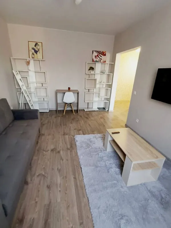1-Комн квартира, 42.7 м²
М царицыно
• 20 Мин на транспорте
• 14 Этаж из 17
• Видное, б-р зеленые аллеи 3, на карте
43 000 ₽/Мес, без комиссии
Большой гайд по аренде
Интернет • мебель • холодильник • стиральная машина • телевизор • лифт • консьерж • посудомойка • кондиционер • с животными • с детьми • мусоропровод
Собственник. Квартира свободна на срок от 11 месяцев. Залог - 50000 р. Оплата коммунальных услуг арендатором ~2000р. Квартира с мебелью, посудой, гардеробной. Балкон не утеплен. Тихие соседи, камеры в подъезде. Дом монолит-кирпич, рядом пруд. Инфраструктура полностью отлажена, 15 мин до трц вегас, рядом м. Кантимировская, домодедовская, варшавская © предоплату до просмотра просят только мошенники!
Syrebrist, написать
Уровень доверия низкий ⚠️
Выложить квартиру бесплатно - фотография - 3