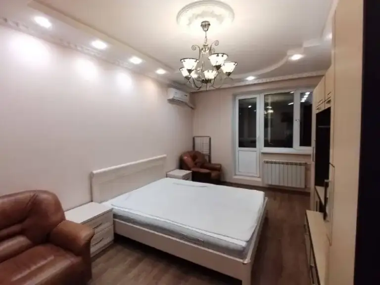Комната🏙️
М. Лермонтовский пр-т7️⃣

Просторная комната в 2-комнатной квартире.

Пешком 7 мин до метро лермонтовский.

В квартире имеется все необходимое.

В соседи ищу доброжелательную девушку, которая соблюдает чистоту и уважает личное пространство✨

💳Аренда: 27.000₽ + ку.

💌Telegram: @olgatu - фотография - 1