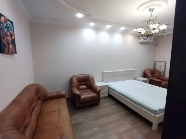 Комната🏙️
М. Лермонтовский пр-т7️⃣

Просторная комната в 2-комнатной квартире.

Пешком 7 мин до метро лермонтовский.

В квартире имеется все необходимое.

В соседи ищу доброжелательную девушку, которая соблюдает чистоту и уважает личное пространство✨

💳Аренда: 27.000₽ + ку.

💌Telegram: @olgatu - фотография - 2