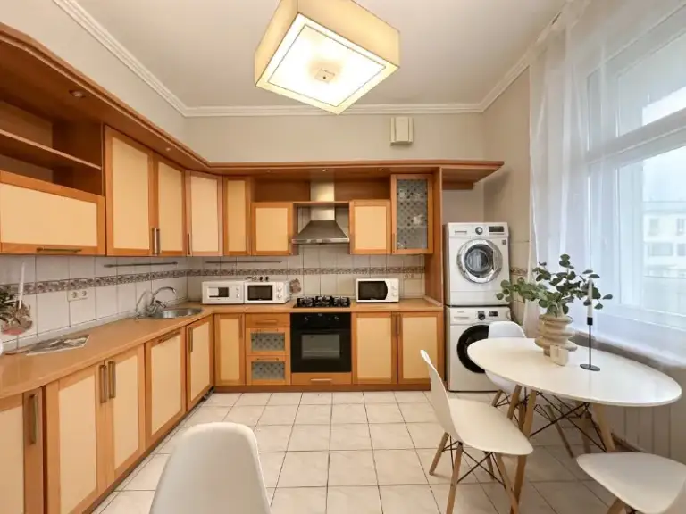 Комната, 11.5 м²
М кутузовская
• 2 Мин пешком
• 7-Комнатная квартира
• 7 Этаж из 10
• Пр-кт кутузовский 35, на карте
50 000 ₽/Мес, без комиссии
Большой гайд по аренде
Холодильник • стиральная машина • интернет • мебель • лифт • посудомойка • кондиционер • с животными • с детьми • телевизор • мусоропровод • консьерж
Район дорогомилово
Чистота 4.30 транспорт 5.00
Парки и скверы 4.09
Агент. Пространство с высокими потолками разделено на место для отдыха и рабочую зону. Общие зоны просторные и светлые, уже оснащены необходимой техникой и посудой, есть два санузла. В стоимость включено: безлимитный wi-fi, еженедельная уборка общественных зон, вся необходимая техника, йога, английский и мероприятия внутри коливинга.
Elena, написать
Уровень доверия средний 🆗
Выложить квартиру бесплатно - фотография - 4