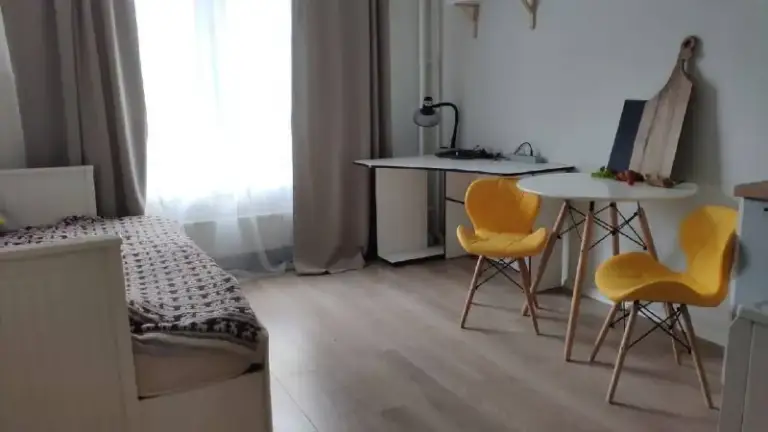 Студия, 20.5 м²
М бутово

• 15 Мин на транспорте
• 2 Этаж из 21
• Видное, ш новое 2, на карте

37 000 ₽/Мес, без комиссии
Большой гайд по аренде

С животными • с детьми • стиральная машина • холодильник • мебель • интернет • лифт • посудомойка • кондиционер • телевизор • мусоропровод • консьерж

Собственник. Уютная студия 20 м², 2 этаж, окна во двор. Кухня, кровать, рабочий стол, душевая кабина, wi-fi и тд. Метро 15 минут на транспорте. До м. Бульвар дмитрия донского, аннино. Очень много кафе, продуктовых, косметика, пункты выдачи, школа, детсад, поликлиника -от 6 месяцев. Собственник условия: 37.000 в месяц, +к. У. (2,5-3к) + залог 37.000 © предоплату до просмотра просят только мошенники!

Aya r, написать
Уровень доверия низкий ⚠️
Выложить квартиру бесплатно - фотография - 3