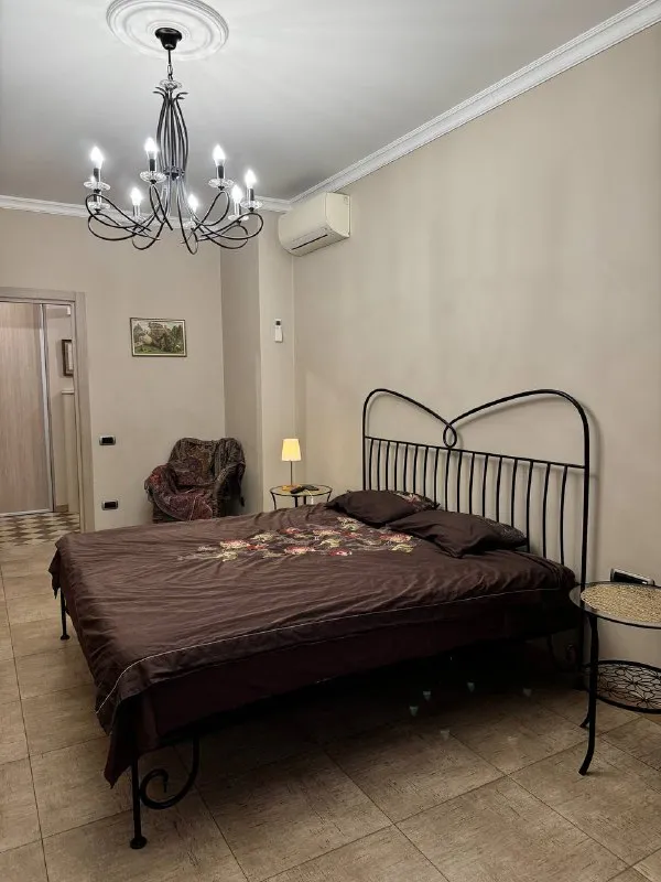 3-Комн квартира, 130 м²
М крылатское
• 10 Мин пешком
• 12 Этаж из 35
• Ул крылатские холмы 33 к1, на карте
350 000 ₽/Мес, без комиссии
Большой гайд по аренде
Интернет • мебель • посудомойка • холодильник • стиральная машина • кондиционер • с детьми • телевизор • лифт • консьерж • с животными • мусоропровод
Район крылатское
Чистота 4.54 транспорт 4.48
Парки и скверы 4.94
Собственник. Дизайнерский ремонт, уют и стиль. Кухня 12 м² с полным набором техники. 3 кондиционера, мебель. 2 санузла (душ и ванна), стиральная и сушильная машины, телевизор. Хозкомната, лоджия, вид на улицу. Залог 100%, без комиссий. Готово к заселению. © предоплату до просмотра просят только мошенники!
Anna k, написать
Уровень доверия низкий ⚠️
Выложить квартиру бесплатно - фотография - 1