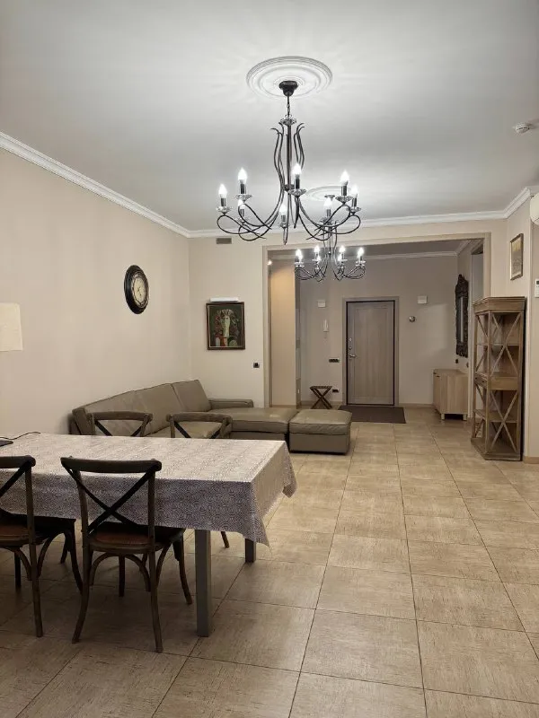 3-Комн квартира, 130 м²
М крылатское
• 10 Мин пешком
• 12 Этаж из 35
• Ул крылатские холмы 33 к1, на карте
350 000 ₽/Мес, без комиссии
Большой гайд по аренде
Интернет • мебель • посудомойка • холодильник • стиральная машина • кондиционер • с детьми • телевизор • лифт • консьерж • с животными • мусоропровод
Район крылатское
Чистота 4.54 транспорт 4.48
Парки и скверы 4.94
Собственник. Дизайнерский ремонт, уют и стиль. Кухня 12 м² с полным набором техники. 3 кондиционера, мебель. 2 санузла (душ и ванна), стиральная и сушильная машины, телевизор. Хозкомната, лоджия, вид на улицу. Залог 100%, без комиссий. Готово к заселению. © предоплату до просмотра просят только мошенники!
Anna k, написать
Уровень доверия низкий ⚠️
Выложить квартиру бесплатно - фотография - 8