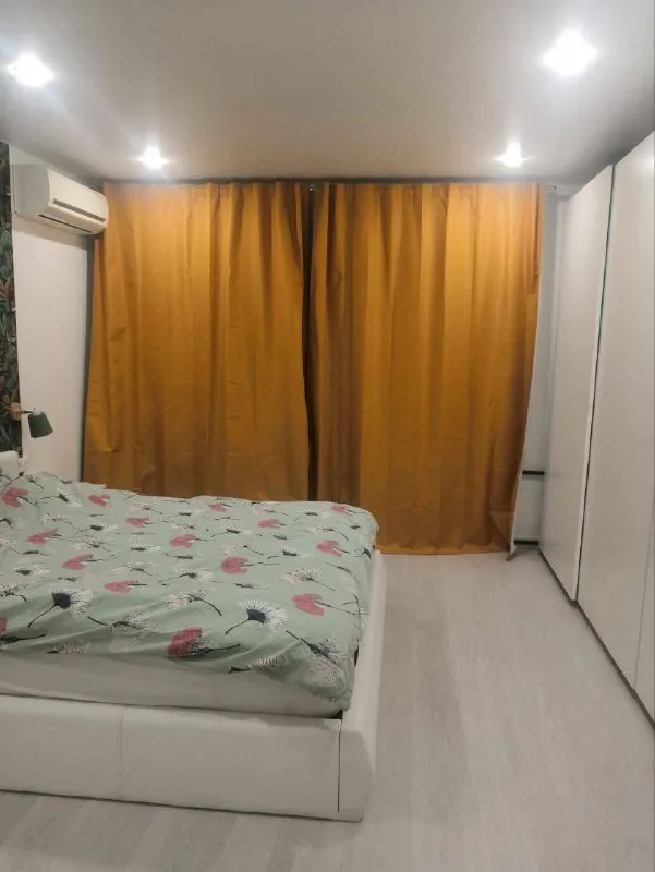 2-К квартира🏙️
М. Фонвизинская1️⃣
Сдаётся! Квартира 55 м², спальня с рабочим местом 17 м², большая комната со столом для приёма гостей, кухня 8 м² с посудомойкой.
Раздельные ванна и туалет. Очень комфортный матрас аскона, клёвый комфортной диван, кондиционеры в комнатах.
3-Й этаж из 5-ти.
Квартира классная, с хорошей энергетикой) супер локация, для любителей спорта или неспешных прогулок, 10 минут до входа в ботанический сад, вднх!
Доставка самокат и др 15 минут, пункты выдачи вб и озон в доме.
До метро фонвизинская пешком, вднх и владыкино 10 минут на автобусе
Парковка за шлагбаумом
💳Цена: 90.000₽ + счетчики
💌Telegram: @marylyash - фотография - 6