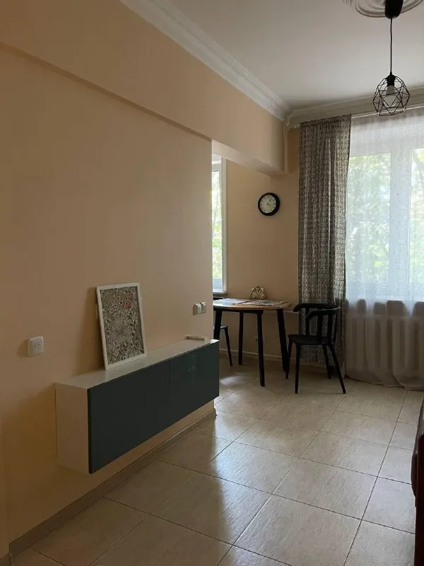 2-Комн квартира, 45 м²
М щёлковская
• 5 Мин пешком
• 3 Этаж из 5
• Ул константина федина 4, на карте
80 000 ₽/Мес, без комиссии
Большой гайд по аренде
Холодильник • стиральная машина • интернет • мебель • посудомойка • кондиционер • с животными • с детьми • телевизор • мусоропровод • лифт • консьерж
Район северное измайлово
Чистота 3.50 транспорт 4.09
Парки и скверы 4.69
Собственник. Всем привет! Сдаю уютную квартиру - изолированная спальня и кухня-гостиная. В квартире есть: кондиционер, теплые полы в ванной, гостиной и на кухне, посудомоечная машина, большая ванная, маленький открытый балкончик и 2 окна в спальне рассматриваем 1-2 человек, можно с животными по оплате 80 тыс + вода, электричество по счетчикам. Залог 80 тыс © предоплату до просмотра просят только мошенники!
Анастасия к, написать
Уровень доверия низкий ⚠️
Выложить квартиру бесплатно - фотография - 4