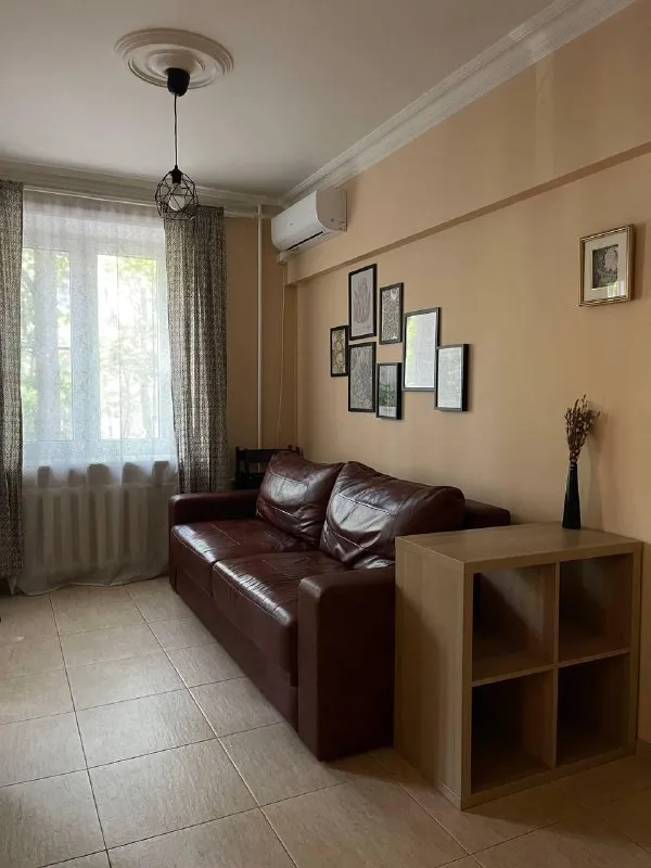 2-Комн квартира, 45 м²
М щёлковская
• 5 Мин пешком
• 3 Этаж из 5
• Ул константина федина 4, на карте
80 000 ₽/Мес, без комиссии
Большой гайд по аренде
Холодильник • стиральная машина • интернет • мебель • посудомойка • кондиционер • с животными • с детьми • телевизор • мусоропровод • лифт • консьерж
Район северное измайлово
Чистота 3.50 транспорт 4.09
Парки и скверы 4.69
Собственник. Всем привет! Сдаю уютную квартиру - изолированная спальня и кухня-гостиная. В квартире есть: кондиционер, теплые полы в ванной, гостиной и на кухне, посудомоечная машина, большая ванная, маленький открытый балкончик и 2 окна в спальне рассматриваем 1-2 человек, можно с животными по оплате 80 тыс + вода, электричество по счетчикам. Залог 80 тыс © предоплату до просмотра просят только мошенники!
Анастасия к, написать
Уровень доверия низкий ⚠️
Выложить квартиру бесплатно - фотография - 9
