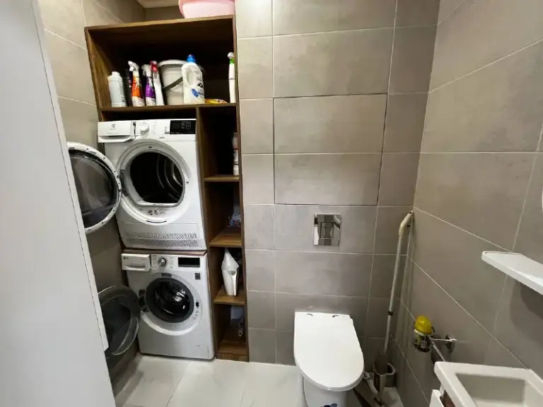 3-Комн квартира, 75 м²
М рабочий поселок
• 15 Мин пешком
• 10 Этаж из 25
• Ул рябиновая 3 к1, на карте
130 000 ₽/Мес, без комиссии
Большой гайд по аренде
Холодильник • стиральная машина • интернет • мебель • посудомойка • кондиционер • с детьми • телевизор • лифт • консьерж • с животными • мусоропровод
Можайский район
Чистота 4.24 транспорт 4.16
Парки и скверы 3.84
Собственник. Собственник! Без комиссии! Очень светлая квартира с дизайнерским ремонтом, в монолитном доме жк кутузов град. Кухня-гостиная спальня с изолированной гардеробной детская душевая с санузлом постирочная с санузлом двор без машин! Залог 130 000. Идеально подходит для ответственной, аккуратной семьи с ребенком или пары, планирующей пополнение :) © предоплату до просмотра просят только мошенники!
Artem a, написать
Уровень доверия низкий ⚠️
Выложить квартиру бесплатно - фотография - 3