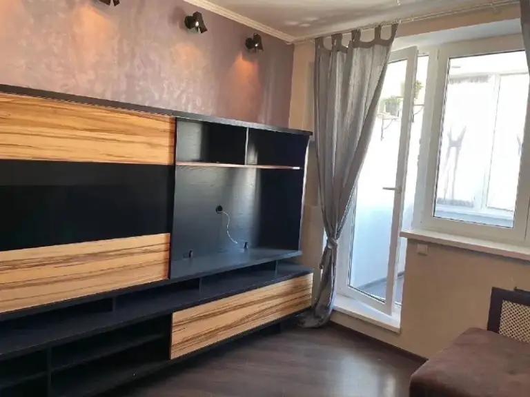 Комната, 17 м²
М пенягино

• 5 Мин пешком
• 3-Комнатная квартира
• 24 Этаж из 25
• Красногорск, б-р ильинский 2а, на карте

28 500 ₽/Мес, без комиссии
Большой гайд по аренде

Стиральная машина • интернет • мебель • холодильник • кондиционер • с животными • лифт • консьерж • посудомойка • с детьми • телевизор • мусоропровод

Собственник. Сдается уютная комната в 3-комнатной квартире на 24 этаже в павшинской пойме. Отличная транспортная доступность: 4 мин до мцд пенягино, 20мин до мякинино, рядом магазины и всё необходимое. Стоимость 28500, залог равен стоимости аренды, можно разбить на 2 платежа. Ку оплачиваются отдельно. Соседки две девушки 24 лет. Ищем девушку до 30 лет без детей. © предоплату до просмотра просят только мошенники!

Имя ф, написать
Уровень доверия низкий ⚠️
Выложить квартиру бесплатно - фотография - 3