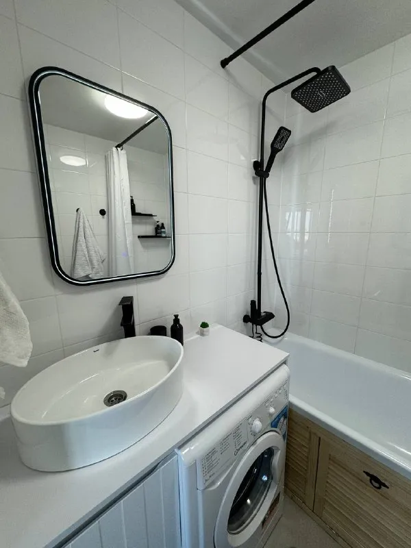 3-Комн квартира, 48.6 м²
М новохохловская

• 7 Мин пешком
• 23 Этаж из 33
• Ул новохохловская 15 к3, на карте

110 000 ₽/Мес, без комиссии
Большой гайд по аренде

Холодильник • стиральная машина • интернет • мебель • кондиционер • телевизор • лифт • с детьми • посудомойка • с животными • мусоропровод • консьерж

Собственник. Собственник. С 19.01 сдается на длительный срок евро3ка, две изолир спальни, раздельный санузел, кухня-гостиная, квартира имеет потрясающие виды на москву сити, останкинскую башню, встречать и провожать рассветы и закаты будет одно удовольствие! Коммунальные услуги включены в арендн плату, залог равен сумме месячной аренды, можно разбить на 2 мес. © предоплату до просмотра просят только мошенники!

Аржаана м, написать
Уровень доверия низкий ⚠️
Выложить квартиру бесплатно - фотография - 6