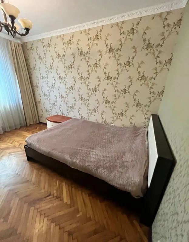 Комната, 19 м²
М щукинская

• 7 Мин пешком
• 3-Комнатная квартира
• 2 Этаж из 12
• Ул авиационная 67 к1, на карте

24 000 ₽/Мес, без комиссии
Большой гайд по аренде

Интернет • мебель • стиральная машина • холодильник • телевизор • лифт • посудомойка • кондиционер • с животными • с детьми • мусоропровод • консьерж

Район щукино
Чистота 4.24 транспорт 4.78
Парки и скверы 4.57

Собственник. Ищем соседку, дома живут две девочки, уважающие личное пространство, все проблемы и вопросы проговариваем. Важно, чтобы новая соседка соблюдала график уборки. Комната светлая и тихая, с/у раздельный, ремонт хороший, обновляли летом проблемные моменты, сейчас все супер. Рядом тц, круглосуточный магазин в доме, пункты выдачи, набережная с парком. © предоплату до просмотра просят только мошенники!

Мария, написать
Уровень доверия низкий ⚠️
Выложить квартиру бесплатно - фотография - 1