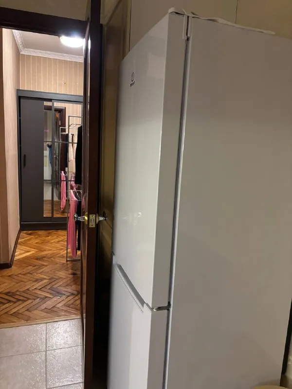 Комната, 19 м²
М щукинская

• 7 Мин пешком
• 3-Комнатная квартира
• 2 Этаж из 12
• Ул авиационная 67 к1, на карте

24 000 ₽/Мес, без комиссии
Большой гайд по аренде

Интернет • мебель • стиральная машина • холодильник • телевизор • лифт • посудомойка • кондиционер • с животными • с детьми • мусоропровод • консьерж

Район щукино
Чистота 4.24 транспорт 4.78
Парки и скверы 4.57

Собственник. Ищем соседку, дома живут две девочки, уважающие личное пространство, все проблемы и вопросы проговариваем. Важно, чтобы новая соседка соблюдала график уборки. Комната светлая и тихая, с/у раздельный, ремонт хороший, обновляли летом проблемные моменты, сейчас все супер. Рядом тц, круглосуточный магазин в доме, пункты выдачи, набережная с парком. © предоплату до просмотра просят только мошенники!

Мария, написать
Уровень доверия низкий ⚠️
Выложить квартиру бесплатно - фотография - 6