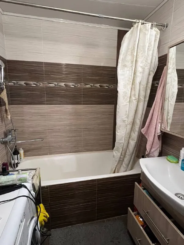 Комната, 17 м²
М ясенево
• 7 Мин пешком
• 2-Комнатная квартира
• 13 Этаж из 16
• Пр-кт новоясеневский 16 к1, на карте
30 000 ₽/Мес, без комиссии
Большой гайд по аренде
Холодильник • стиральная машина • интернет • мебель • мусоропровод • лифт • посудомойка • кондиционер • с животными • с детьми • телевизор • консьерж
Район ясенево
Чистота 4.69 транспорт 4.61
Парки и скверы 5.00
Собственник. Сдается комната для девушки, уважающей личное пространство от 25 лет. Без вредных привычек (не курящая). Расположение - 700 метро от метро ясенево. Комната располагается в 2-х комнатной квартире, в соседней комнате живет девушка. Рядом есть множество разных магазинов, сквер за домом, рядом лес. Квартира полностью соответствует фото. © предоплату до просмотра просят только мошенники!
Aleksandra, написать
Уровень доверия низкий ⚠️
Выложить квартиру бесплатно - фотография - 4