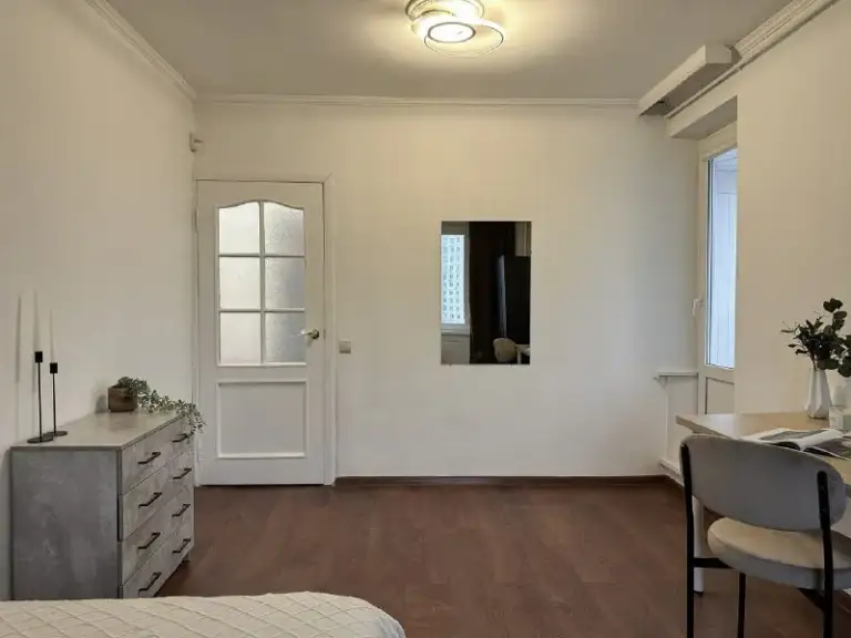 Комната, 14.4 м²
М ясенево
• 4 Мин пешком
• 3-Комнатная квартира
• 9 Этаж из 9
• Пр-кт новоясеневский 32 к3, на карте
40 000 ₽/Мес, без комиссии
Большой гайд по аренде
Холодильник • стиральная машина • интернет • мебель • лифт • посудомойка • кондиционер • с животными • с детьми • телевизор • мусоропровод • консьерж
Район ясенево
Чистота 4.69 транспорт 4.61
Парки и скверы 5.00
Агент. Удобное местоположение в экологически чистом районе москвы. Рядом с домом: торговый центр, йога, термальный комплекс с аквапарком и спа-салоном. В 10 минутах расположен парк с усадьбой и конюшней. В стоимость включено: безлимитный wi-fi, еженедельная уборка общественных зон, вся необходимая техника, йога, английский и мероприятия внутри коливинга.
Elena, написать
Уровень доверия средний 🆗
Выложить квартиру бесплатно - фотография - 3