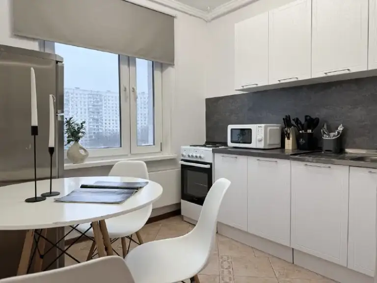Комната, 14.4 м²
М ясенево
• 4 Мин пешком
• 3-Комнатная квартира
• 9 Этаж из 9
• Пр-кт новоясеневский 32 к3, на карте
40 000 ₽/Мес, без комиссии
Большой гайд по аренде
Холодильник • стиральная машина • интернет • мебель • лифт • посудомойка • кондиционер • с животными • с детьми • телевизор • мусоропровод • консьерж
Район ясенево
Чистота 4.69 транспорт 4.61
Парки и скверы 5.00
Агент. Удобное местоположение в экологически чистом районе москвы. Рядом с домом: торговый центр, йога, термальный комплекс с аквапарком и спа-салоном. В 10 минутах расположен парк с усадьбой и конюшней. В стоимость включено: безлимитный wi-fi, еженедельная уборка общественных зон, вся необходимая техника, йога, английский и мероприятия внутри коливинга.
Elena, написать
Уровень доверия средний 🆗
Выложить квартиру бесплатно - фотография - 5