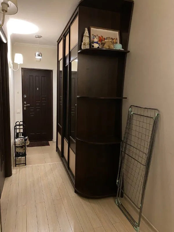 Комната, 17 м²
М щукинская
• 10 Мин на транспорте
• 2-Комнатная квартира
• 8 Этаж из 14
• Ул рогова 7, на карте
29 500 ₽/Мес, без комиссии
Большой гайд по аренде
Холодильник • стиральная машина • интернет • мебель • посудомойка • с животными • лифт • кондиционер • с детьми • телевизор • мусоропровод • консьерж
Район щукино
Чистота 4.24 транспорт 4.78
Парки и скверы 4.57
Субаренда. Ищу соседку в изолированную комнату в двухкомнатной квартире! Вся мебель в комнате останется как на фото (в феврале будет новый диван) тихий спокойный район, рядом много магазинов до метро 7-10мин на автобусе или трамвае, остановки рядом в квартире живет взрослый кот, животные обсуждаются лично заселение прямо сейчас до конца января или с 1 февраля
Лера, написать
Уровень доверия средний 🆗
Выложить квартиру бесплатно - фотография - 9