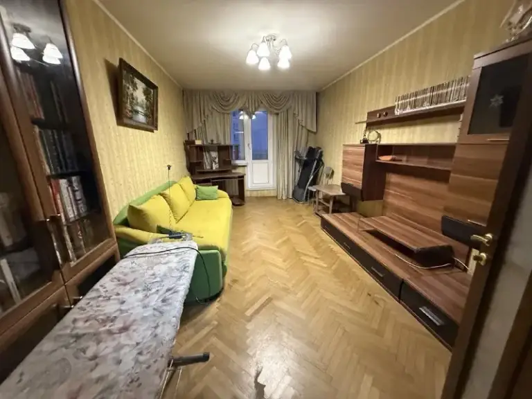3-Комн квартира, 75 м²
М жулебино

• 5 Мин пешком
• 9 Этаж из 14
• Ул саранская 6 к2, на карте

75 000 ₽/Мес, без комиссии
Большой гайд по аренде

Интернет • мебель • холодильник • стиральная машина • с детьми • телевизор • мусоропровод • лифт • посудомойка • кондиционер • с животными • консьерж

Район выхино-жулебино
Чистота 3.37 транспорт 4.51
Парки и скверы 3.64

Собственник. Заселение возможно с 17.01.2026 квартира сдаётся на короткий срок 3-5 месяцев. Окна выходят во двор. Оплата расхода воды и электроэнергии производится нанимателем по показаниям счётчиков. Залог обсуждается индивидуально. Замечательные соседи. Отличная инфраструктура района для вашего удобства. © предоплату до просмотра просят только мошенники!

Oльга, написать
Уровень доверия низкий ⚠️
Выложить квартиру бесплатно - фотография - 4