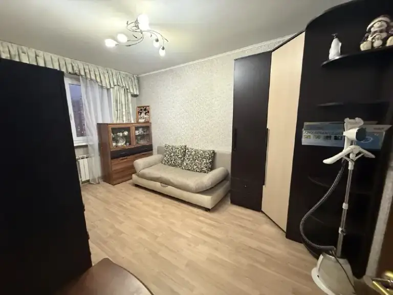 3-Комн квартира, 75 м²
М жулебино

• 5 Мин пешком
• 9 Этаж из 14
• Ул саранская 6 к2, на карте

75 000 ₽/Мес, без комиссии
Большой гайд по аренде

Интернет • мебель • холодильник • стиральная машина • с детьми • телевизор • мусоропровод • лифт • посудомойка • кондиционер • с животными • консьерж

Район выхино-жулебино
Чистота 3.37 транспорт 4.51
Парки и скверы 3.64

Собственник. Заселение возможно с 17.01.2026 квартира сдаётся на короткий срок 3-5 месяцев. Окна выходят во двор. Оплата расхода воды и электроэнергии производится нанимателем по показаниям счётчиков. Залог обсуждается индивидуально. Замечательные соседи. Отличная инфраструктура района для вашего удобства. © предоплату до просмотра просят только мошенники!

Oльга, написать
Уровень доверия низкий ⚠️
Выложить квартиру бесплатно - фотография - 5