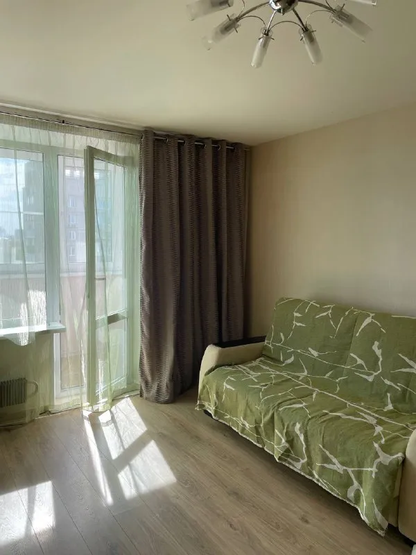 1-Комн квартира, 34.8 м²
М коптево
• 15 Мин пешком
• 14 Этаж из 16
• Б-р кронштадтский 26, на карте
65 000 ₽/Мес, без комиссии
Большой гайд по аренде
Холодильник • стиральная машина • интернет • мебель • телевизор • лифт • мусоропровод • посудомойка • кондиционер • с животными • с детьми • консьерж
Головинский район
Чистота 3.83 транспорт 4.78
Парки и скверы 4.83
Собственник. Светлая квартира с лоджией и видом на головинские пруды. Вся техника, кровать, диван, шкаф-купе. Во дворе бесплатная парковка. Рядом магазины, пвз яндекс маркет и ozon. Транспортная доступность (коптево, водный стадион). Соседи тихие. Сдам на длительный срок (от 1 года). Коммунальные услуги и wifi оплачиваются отдельно. © предоплату до просмотра просят только мошенники!
Sophia n, написать
Уровень доверия низкий ⚠️
Выложить квартиру бесплатно - фотография - 4