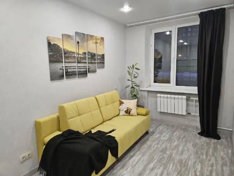 2-К квартира🏙️
М. Преображенская площадь1️⃣
Сдается на длительный срок двухкомнатная квартира после ремонта. 44 м².
Квартира находится на первом этаже кирпичного дома.
Очень тёплая, тихие соседи, парк сокольники в 5 минутах ходьбы.
Ищем преимущественно семью для проживания, но готовы рассмотреть другие варианты!
Готовы подстроиться под будущих арендаторов и докупить необходимую мебель в случае необходимости.
💳Цена: 80.000₽ + такой же залог.
💌Telegram: @misha1352012 - фотография - 2