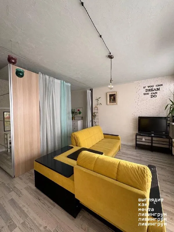 2-Комн квартира, 47 м²
М новаторская

• 7 Мин пешком
• 17 Этаж из 17
• Ул удальцова 6, на карте

100 000 ₽/Мес, без комиссии
Больше квартир и комнат

Стиральная машина • интернет • мебель • холодильник • кондиционер • телевизор • лифт • мусоропровод • с детьми • посудомойка • с животными • консьерж

Район проспект вернадского
Чистота 4.53 транспорт 4.62
Парки и скверы 4.83

Аренда. Собственник. Солнечная евродвушка. Кухня-гостиная с панорамной лоджией, две спальни с 2-спальными кроватями. Совмещенный санузел. Окна на солнечную сторону. В 7 минутах пешком метро и бкл проспект вернадского и новаторская и вся необходимая инфраструктура. За домом пруды и два парка. Парковка со шлагбаумом. Ку по счетчикам. Залог 30к. Без комиссии.

Олеся, написать
Уровень доверия средний 🆗
Выложить квартиру бесплатно - фотография - 4