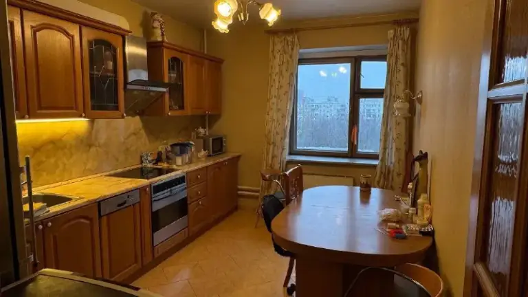3-Комн квартира, 75 м²
М новогиреево
• 5 Мин пешком
• 7 Этаж из 16
• Пр-кт зелёный 48 к3, на карте
85 000 ₽/Мес, без комиссии
Большой гайд по аренде
Холодильник • стиральная машина • интернет • мебель • посудомойка • кондиционер • с животными • с детьми • телевизор • мусоропровод • лифт • консьерж
Район новогиреево
Чистота 3.30 транспорт 4.55
Парки и скверы 4.34
Собственник. Собственник! Сдам трешку в 4 мин пешком от метро новогиреево современный кирпичный дом, закрытая территория, консьержи 75 кв. М. , две лоджии, просторная кухня (12 кв. М). Хороший светлый ремонт, вся техника, включая кондиционер, диспоузер и посудомоечную машину 90 тысяч в месяц с учетом всех ку, залог 90 тысяч (можно разбить) заезд с 1 февраля © предоплату до просмотра просят только мошенники!
¤๋ࣩࣧࣧࣧࣧࣧࣧࣧࣧࣧࣧࣧ͜͡ ¤, Написать
Уровень доверия низкий ⚠️
Выложить квартиру бесплатно - фотография - 2