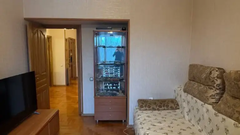3-Комн квартира, 75 м²
М новогиреево
• 5 Мин пешком
• 7 Этаж из 16
• Пр-кт зелёный 48 к3, на карте
85 000 ₽/Мес, без комиссии
Большой гайд по аренде
Холодильник • стиральная машина • интернет • мебель • посудомойка • кондиционер • с животными • с детьми • телевизор • мусоропровод • лифт • консьерж
Район новогиреево
Чистота 3.30 транспорт 4.55
Парки и скверы 4.34
Собственник. Собственник! Сдам трешку в 4 мин пешком от метро новогиреево современный кирпичный дом, закрытая территория, консьержи 75 кв. М. , две лоджии, просторная кухня (12 кв. М). Хороший светлый ремонт, вся техника, включая кондиционер, диспоузер и посудомоечную машину 90 тысяч в месяц с учетом всех ку, залог 90 тысяч (можно разбить) заезд с 1 февраля © предоплату до просмотра просят только мошенники!
¤๋ࣩࣧࣧࣧࣧࣧࣧࣧࣧࣧࣧࣧ͜͡ ¤, Написать
Уровень доверия низкий ⚠️
Выложить квартиру бесплатно - фотография - 5