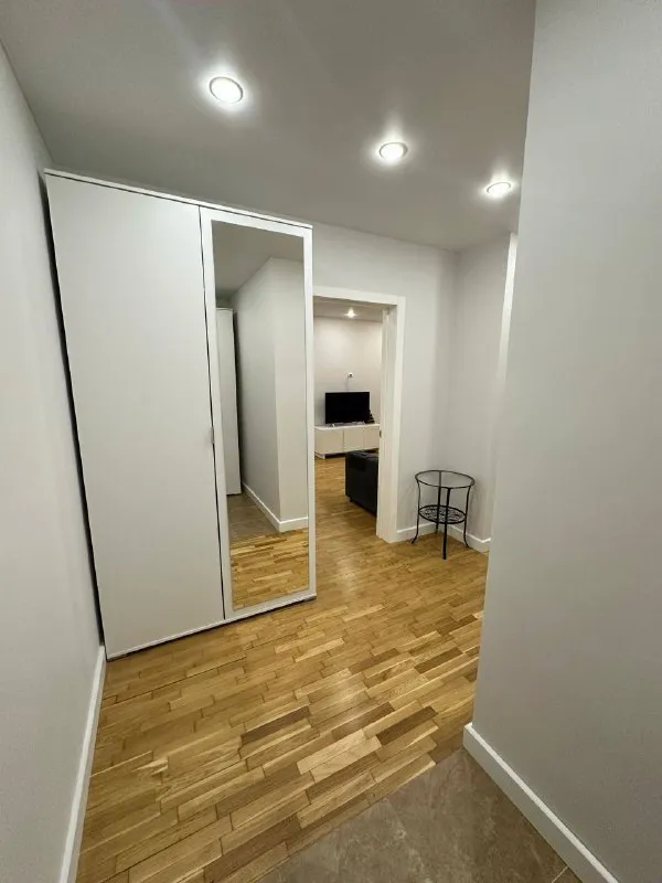 1-Комн квартира, 39 м²
М народное ополчение
• 15 Мин пешком
• 2 Этаж из 15
• Ул маршала тухачевского 29, на карте
70 000 ₽/Мес, без комиссии
Большой гайд по аренде
Холодильник • стиральная машина • интернет • мебель • телевизор • мусоропровод • лифт • консьерж • посудомойка • кондиционер • с животными • с детьми
Район хорошёво-мнёвники
Чистота 4.06 транспорт 4.47
Парки и скверы 3.70
Собственник. Напрямую от собственника. Светлая квартира 39 м², 2 этаж (лифт), балкон, парковка за шлагбаумом. Рядом парк, магазины, кафе, ozon/wb. Метро народное ополчение, октябрьское поле, мцк зорге. Полностью укомплектована техникой. Аренда на 3 месяца + возможно продление. К/у по счётчикам. Залог 70 000 (клининг при выезде). © предоплату до просмотра просят только мошенники!
Lyu r, написать
Уровень доверия низкий ⚠️
Выложить квартиру бесплатно - фотография - 6