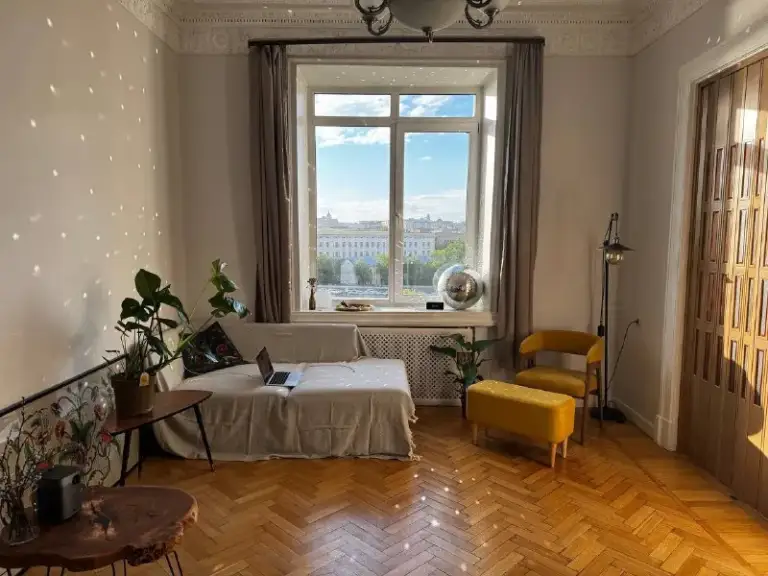 3-Комн квартира, 92 м²
М таганская

• 7 Мин пешком
• 6 Этаж из 23
• Наб котельническая 1/15б, на карте

180 000 ₽/Мес, без комиссии
Большой гайд по аренде

Холодильник • стиральная машина • посудомойка • кондиционер • интернет • мебель • телевизор • консьерж • лифт • с животными • с детьми • мусоропровод

Субаренда. Сдается с 10.02.26 до 10.03.26 жемчужина в знаменитой высотке на котельнической с видом на кремль окна выходят на закатную сторону. 3 комнаты спальня, гостиная, кабинет, большая прихожая, 2 кладовки. Квартира полностью укомплектована всем необходимым. © предоплату до просмотра просят только мошенники!

Arina s, написать
Уровень доверия низкий ⚠️
Выложить квартиру бесплатно - фотография - 5