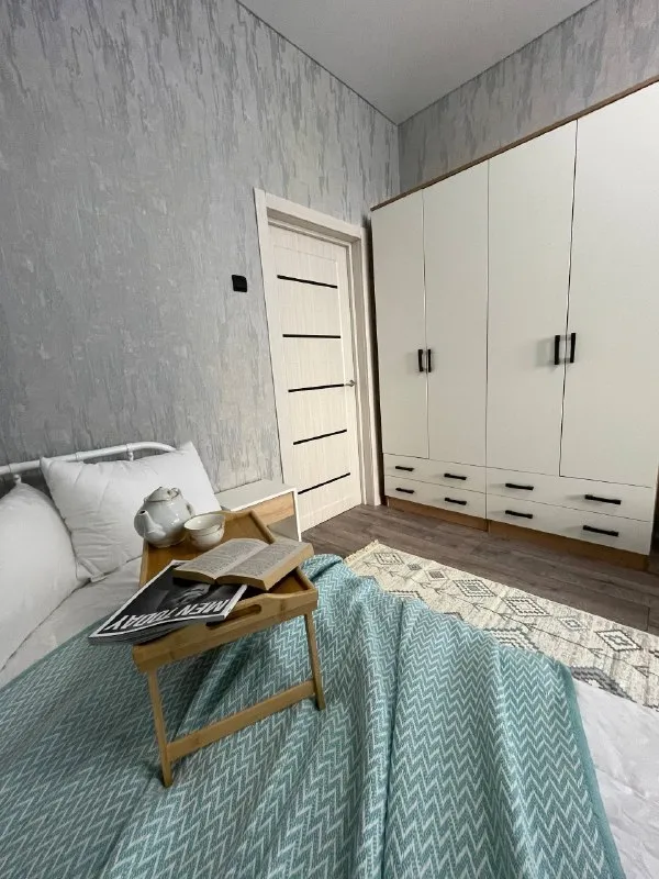 Комната, 16 м²
М автозаводская

• 7 Мин пешком
• 4-Комнатная квартира
• 4 Этаж из 5
• Пер пересветов 4 к1, на карте

Холодильник • стиральная машина • интернет • мебель • телевизор • лифт • мусоропровод • посудомойка • кондиционер • с животными • с детьми • консьерж

Даниловский район
Чистота 4.61 транспорт 4.79
Парки и скверы 4.32

Субаренда. Апартаменты. Ищем соседку в комнату для 2 девочек на автозаводской что у нас есть? Дружный состав: от 18 до 30 лет, открытые и позитивные. Комфорт: общая зона с тв, микроволновка, кофемашина. Квартира: качественный ремонт. Просторно, высокие потолки 3м. P. S. Есть также варианты для парней и девушек в других коливингах. © предоплату до просмотра просят только мошенники!

Аукцион! Предложи цену в комментариях с рассказом о себе. Собственник напишет в лс на лучшее предложение.
Выложить квартиру бесплатно - фотография - 3