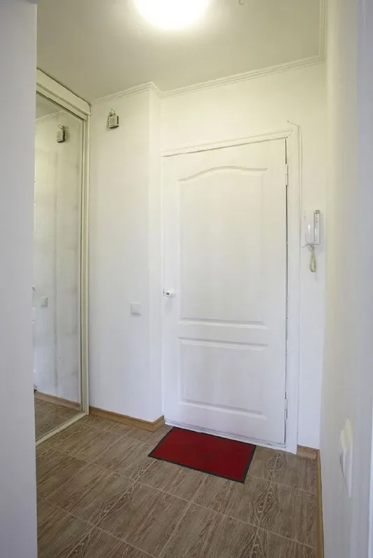 1-Комн квартира, 32 м²
М вднх

• 3 Мин пешком
• 7 Этаж из 9
• Б-р ракетный 5, на карте

80 000 ₽/Мес, без комиссии
Большой гайд по аренде

Холодильник • стиральная машина • интернет • мебель • посудомойка • с детьми • мусоропровод • лифт • кондиционер • с животными • телевизор • консьерж

Алексеевский район
Чистота 4.43 транспорт 4.84
Парки и скверы 4.63

Собственник. Собственники, с 23 января, надолго, работающим гражданам рф (не онлайн), есть лоджия, вид из окон прекрасный, есть встроенный холодильник, встроенная стиралка с сушкой, встроенная посудомойка. Микроволновка. Нет духовки. , залог 80 000, магазинов полно, парков по округе - ног не хватит все пройти. 2 реальных минуты до метро вднх. © предоплату до просмотра просят только мошенники!

Denis, написать
Уровень доверия низкий ⚠️
Выложить квартиру бесплатно - фотография - 6