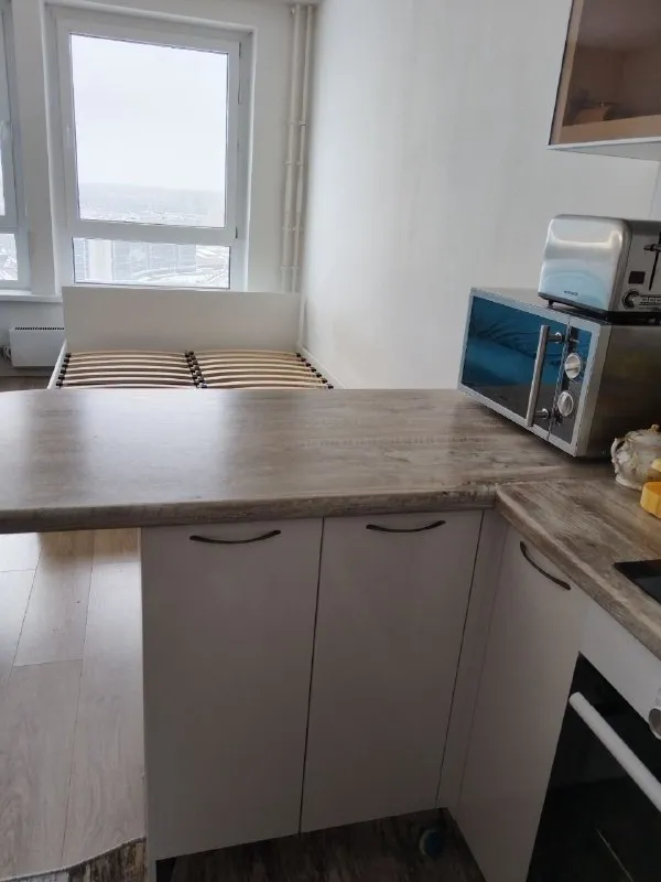 2-Комн квартира, 38.2 м²
М митино

• 10 Мин пешком
• 25 Этаж из 33
• Красногорск, ул видная 6, на карте

60 000 ₽/Мес, без комиссии
Большой гайд по аренде

Стиральная машина • интернет • мебель • посудомойка • холодильник • с животными • лифт • с детьми • кондиционер • телевизор • мусоропровод • консьерж

Субаренда. Уезжаю на время, сдаю(заключаю договор) на неск. Месяцев/до осени.   Заселение до конца января. Балкона нет. Окна выходят на лес, видна парковка. Есть посудомойка, свч, тостер, чайник, стиральная машина, вайфай оплачиваю я. Ку выходит около 3-4к. Соседи тихие. В квартире светло. Залог. Дикси, кб, и гипер-глобус. Можно семье с детьми, животными.

Mariia, написать
Уровень доверия средний 🆗
Выложить квартиру бесплатно - фотография - 2