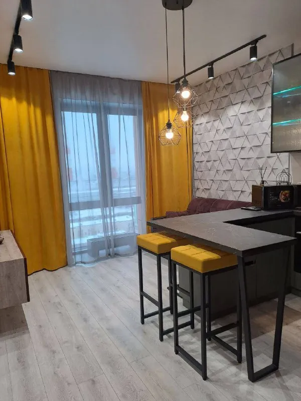 2-Комн квартира, 41 м²
М волгоградский проспект

• 7 Мин пешком
• 20 Этаж из 29
• Пр-кт волгоградский 32/5 к1, на карте

100 000 ₽/Мес, без комиссии
Большой гайд по аренде

Холодильник • стиральная машина • интернет • мебель • кондиционер • телевизор • консьерж • лифт • посудомойка • с животными • с детьми • мусоропровод

Южнопортовый район
Чистота 3.62 транспорт 4.76
Парки и скверы 2.65

Собственник. Евродвушка в жк «метрополия» 100 000 /мес + счетчики, залог 100% долгосрочно кухня-гостиная и отдельная спальня, современный ремонт, закрытый двор. Кафе, магазины, пвз рядом. Волгоградский пр-т, 5-7 мин пешком. © предоплату до просмотра просят только мошенники!

Ириша, написать
Уровень доверия низкий ⚠️
Выложить квартиру бесплатно - фотография - 4