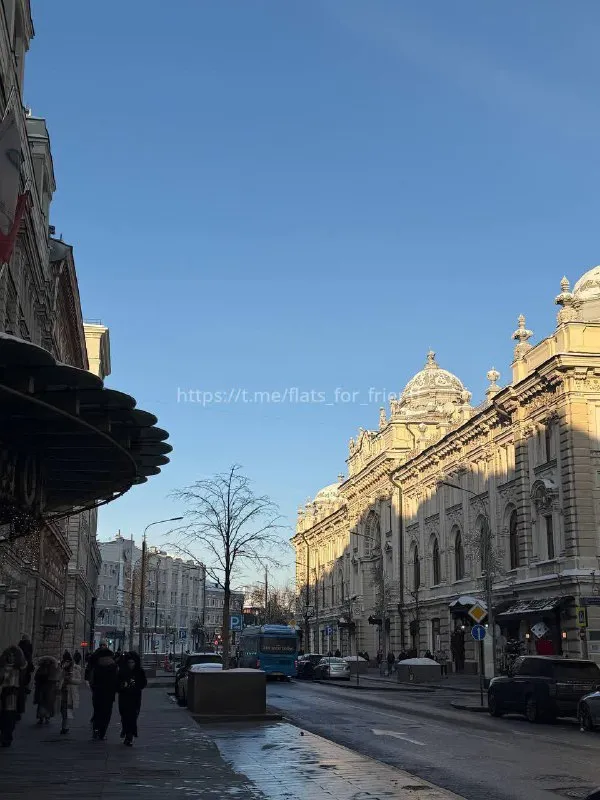 М. Кузнецкий мост
Комната

Звонарский переулок, напротив сандунов. Район лубянки

Комната в 5-ой коммунальной квартире. Сдается на долгий срок. Уже свободна, заезжать можно сейчас,

Ищем соседку или соседа в комнату на звонарский переулок. Самое сердце москвы. Исторический центр. До метро 7 минут. Рядом институт мархи. Комната очень тёплая и тихая. 10 квадратных метров. Соседи все адекватные, спокойные. Общие туалет, ванная комната и кухня.

Расскажу про всех соседей подробней, отправлю больше фото. Пишите.

Гостей не водим.

Цена: 35.000₽ в месяц с учётом ку

Контакты @pollu_shka

➡️Предоплату/бронь/заморозку денег/автооплату до просмотра квартиры не вносить! Если по этому объявлению спрашивают какую либо оплату сообщите по контактам в описании канала. - фотография - 3