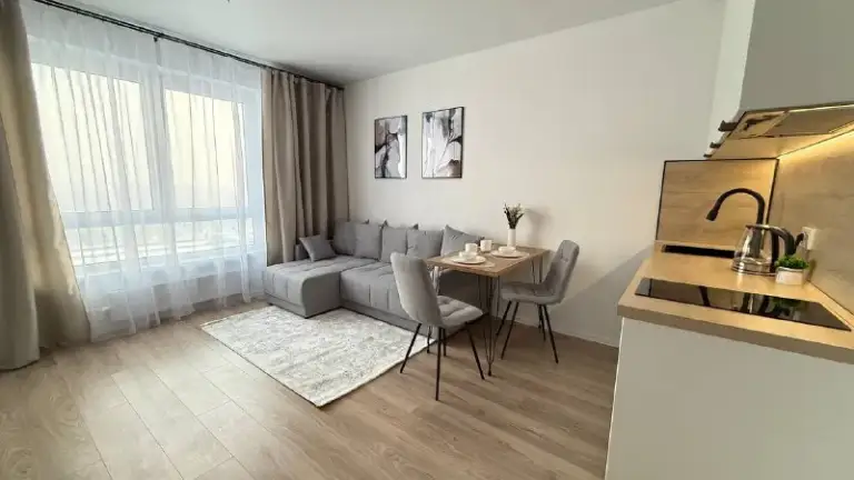 Студия🏙️
М. Филатов луг1️⃣

Сдаётся квартира-студия 25 м² с 29.01.26. В долгосрочную аренду

📍Адрес: город москва, внутригородская территория
Муниципальный округ коммунарка, улица большое понизовье, дом 8

Метро «филатов луг» в шаговой доступности, до центра 30 минут по прямой ветке. Развитый район со всей инфраструктурой.

💳Цена: 60.000₽ + ку / залог 60.000₽ / без комиссии

Строго без животных

Показы 29.01.26

💌Telegram: @dimagresev - фотография - 1