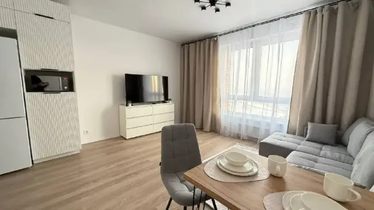 Студия🏙️
М. Филатов луг1️⃣

Сдаётся квартира-студия 25 м² с 29.01.26. В долгосрочную аренду

📍Адрес: город москва, внутригородская территория
Муниципальный округ коммунарка, улица большое понизовье, дом 8

Метро «филатов луг» в шаговой доступности, до центра 30 минут по прямой ветке. Развитый район со всей инфраструктурой.

💳Цена: 60.000₽ + ку / залог 60.000₽ / без комиссии

Строго без животных

Показы 29.01.26

💌Telegram: @dimagresev - фотография - 2