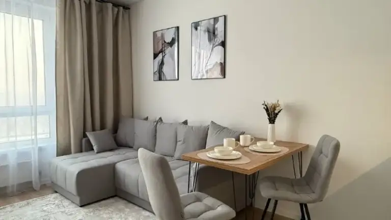 Студия🏙️
М. Филатов луг1️⃣

Сдаётся квартира-студия 25 м² с 29.01.26. В долгосрочную аренду

📍Адрес: город москва, внутригородская территория
Муниципальный округ коммунарка, улица большое понизовье, дом 8

Метро «филатов луг» в шаговой доступности, до центра 30 минут по прямой ветке. Развитый район со всей инфраструктурой.

💳Цена: 60.000₽ + ку / залог 60.000₽ / без комиссии

Строго без животных

Показы 29.01.26

💌Telegram: @dimagresev - фотография - 4