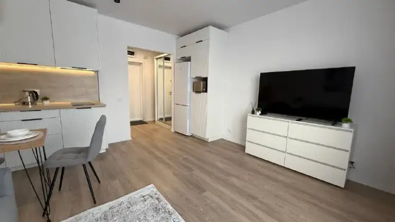 Студия🏙️
М. Филатов луг1️⃣

Сдаётся квартира-студия 25 м² с 29.01.26. В долгосрочную аренду

📍Адрес: город москва, внутригородская территория
Муниципальный округ коммунарка, улица большое понизовье, дом 8

Метро «филатов луг» в шаговой доступности, до центра 30 минут по прямой ветке. Развитый район со всей инфраструктурой.

💳Цена: 60.000₽ + ку / залог 60.000₽ / без комиссии

Строго без животных

Показы 29.01.26

💌Telegram: @dimagresev - фотография - 5
