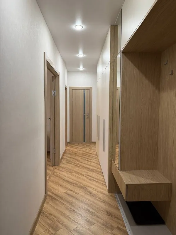 2-Комн квартира, 52.2 м²
М марьино
• 10 Мин пешком
• 11 Этаж из 15
• Б-р новочеркасский 36, на карте
90 000 ₽/Мес, без комиссии
Большой гайд по аренде
Стиральная машина • интернет • мебель • холодильник • посудомойка • кондиционер • с детьми • телевизор • лифт • мусоропровод • с животными • консьерж
Район марьино
Чистота 3.85 транспорт 4.33
Парки и скверы 4.67
Собственник. Светлая 2хкомнатная квартира с балконом. В 2х минутах ходьбы от дома огромный парк с видом на москву-реку. Ремонт сделан для себя, удобные места хранения, дорогая бытовая техника. Обе жилые комнаты оборудованы кондиционерами. Очень уютная атмосфера в квартире, что всегда подмечали гости ранее жили только собственники, сдается впервые. Без комиссии. © предоплату до просмотра просят только мошенники!
Илина, написать
Уровень доверия низкий ⚠️
Выложить квартиру бесплатно - фотография - 7