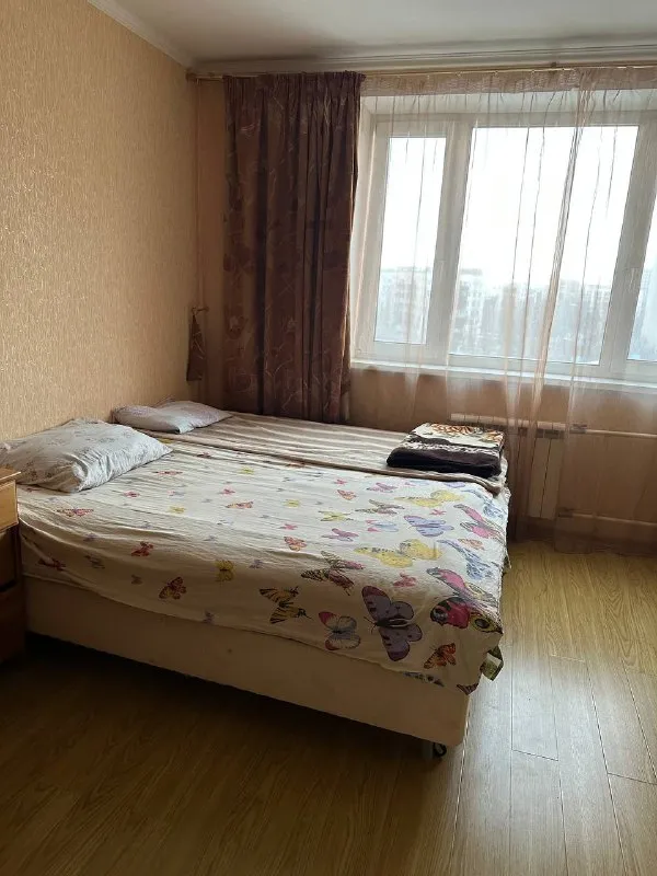 Комната, 13 м²
М текстильщики

• 5 Мин на транспорте
• 2-Комнатная квартира
• 9 Этаж из 12
• Ул окская 2, на карте

30 000 ₽/Мес, без комиссии
Большой гайд по аренде

Холодильник • стиральная машина • интернет • мебель • кондиционер • мусоропровод • лифт • посудомойка • с животными • с детьми • телевизор • консьерж

Район кузьминки
Чистота 3.28 транспорт 4.52
Парки и скверы 4.69

Собственник. Срочно сдается комната на несколько месяцев девушке 20-35 лет, без вп. , чистоплотной, порядочной. Во второй комнате живет девушка- 27 лет, без вп, работает 5/2. М. Текстильщики. Рядом все магазины для удобства есть. Заехать можно 26 января. Ку (около 2500) + залог 20000,возвращается при выезде.

Irina п, написать
Уровень доверия средний 🆗
Выложить квартиру бесплатно - фотография - 4
