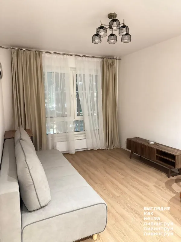 1-Комн квартира, 35.5 м²
М саларьево

• 15 Мин пешком
• 7 Этаж из 24
• Ул трёхполье 6 к1, на карте

70 000 ₽/Мес, без комиссии
Больше квартир и комнат

Интернет • мебель • холодильник • стиральная машина • посудомойка • лифт • кондиционер • с животными • с детьми • телевизор • мусоропровод • консьерж

Аренда. Собственник. Собственник, заселение только от 1 года, окна выходят в тихий двор, квартира абсолютно новая, никто ранее не проживал, внизу у дома магазины (вкуссвилл, пятерочка), кафе. До метро пешком около 15 мин, на автобусе до метро 2 остановки (5 мин). Коммунальные услуги оплачиваются по счетчику. Заселение: оплачивается 1 мес, последний мес + залог 50 тр.

Aleksei u, написать
Уровень доверия низкий ⚠️
Выложить квартиру бесплатно - фотография - 5