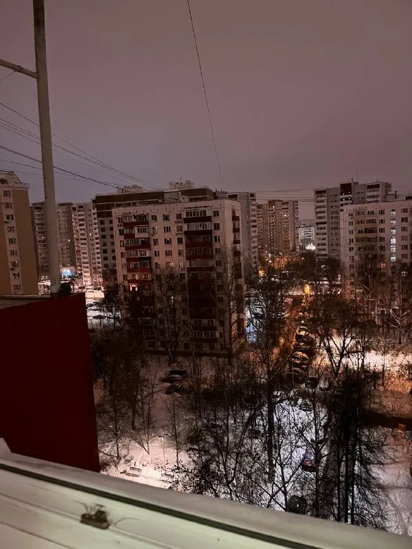 Комната, 16 м²
М медведково

• 5 Мин пешком
• 3-Комнатная квартира
• 11 Этаж из 12
• Проезд заревый 5 к3, на карте

30 000 ₽/Мес, без комиссии
Большой гайд по аренде

Холодильник • стиральная машина • интернет • мебель • с животными • телевизор • лифт • мусоропровод • посудомойка • кондиционер • с детьми • консьерж

Район северное медведково
Чистота 4.57 транспорт 4.60
Парки и скверы 4.93

Собственник. Сдается уютная, светлая и просторная комната в большой трехкомнатной квартире. Для парня или девушки. 5 минут пешком от метро медведково. В квартире проживают два спокойных парня и кот ваня. Тёплая, чистая, спокойная атмосфера. Есть вся необходимая мебель и техника. Два балкона.

Niki, написать
Уровень доверия средний 🆗
Выложить квартиру бесплатно - фотография - 3