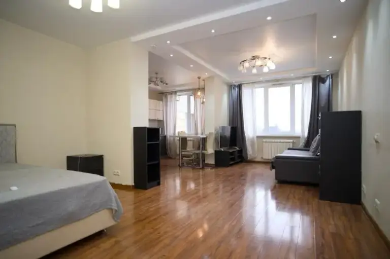 1-Комн квартира, 55.4 м²
М беговая
• 3 Мин пешком
• 7 Этаж из 33
• Ш хорошёвское 12а, на карте
100 000 ₽/Мес, без комиссии
Большой гайд по аренде
Холодильник • стиральная машина • интернет • мебель • посудомойка • кондиционер • с детьми • с животными • телевизор • мусоропровод • лифт • консьерж
Хорошёвский район
Чистота 3.84 транспорт 4.29
Парки и скверы 4.60
Собственник. Просторная квартира в жк «дом на беговой»: качественный ремонт, без балкона, окна на москва-сити, полный набор техники, залог - месячная аренда, ком. Усуги - до 10 тыс. Руб. Соседи собственники, живут постоянно. Полная инфраструктура. © предоплату до просмотра просят только мошенники!
Valeriya l, написать
Уровень доверия низкий ⚠️
Выложить квартиру бесплатно - фотография - 2